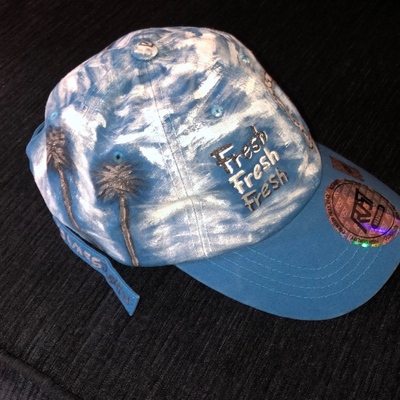 Hat (custom painted) - Picture 4 of 4